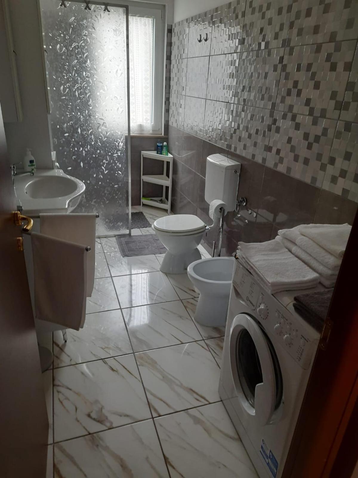 Villa Azzurra Monfalcone Bagian luar foto